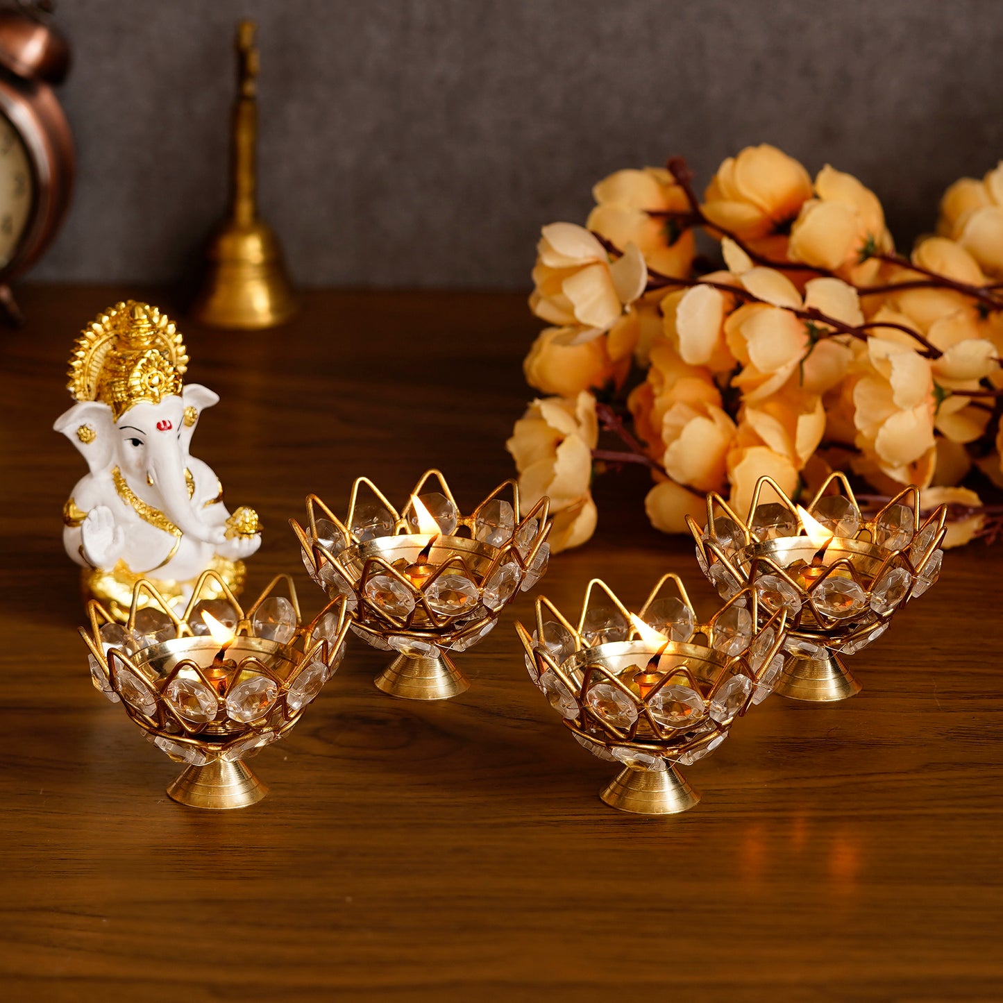 Set of 4 Lotus Shape Crystal Tea Light Holders – Elegant Festive Décor